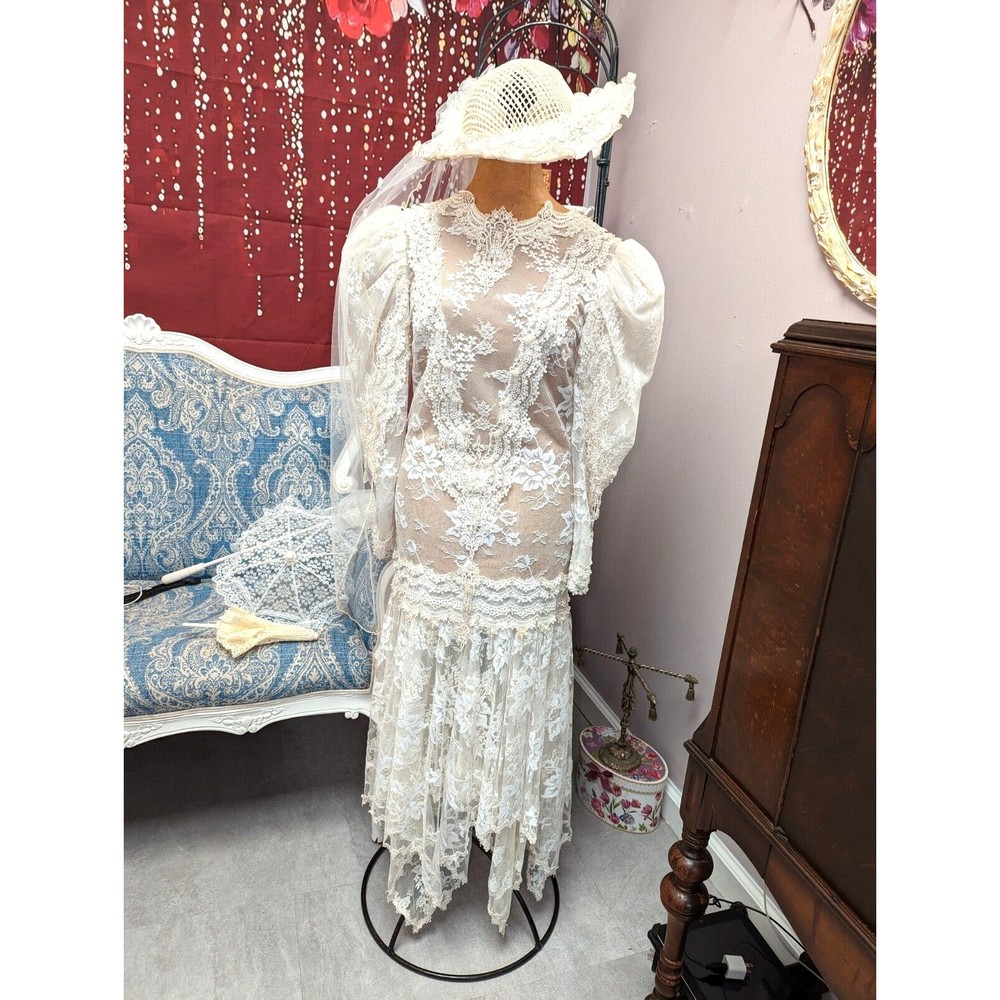 Antique Wedding Dress & Bridal Veil Hat Flapper Pearls Lace 1920s Vintage Jazz
